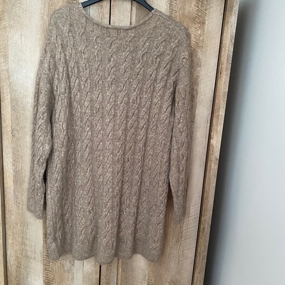 H&M V Neck Tunic Sweater - Picture 2 of 7